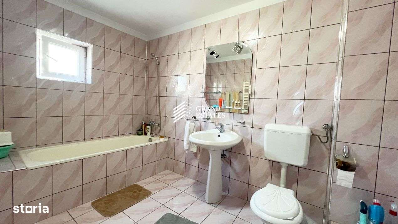 Casa individuala 5 camere I Posibil spatiu comercial I 300 mp I Parcul-13