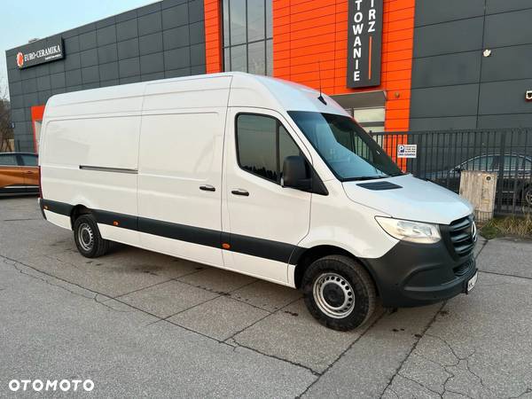 Mercedes-Benz Sprinter - 14