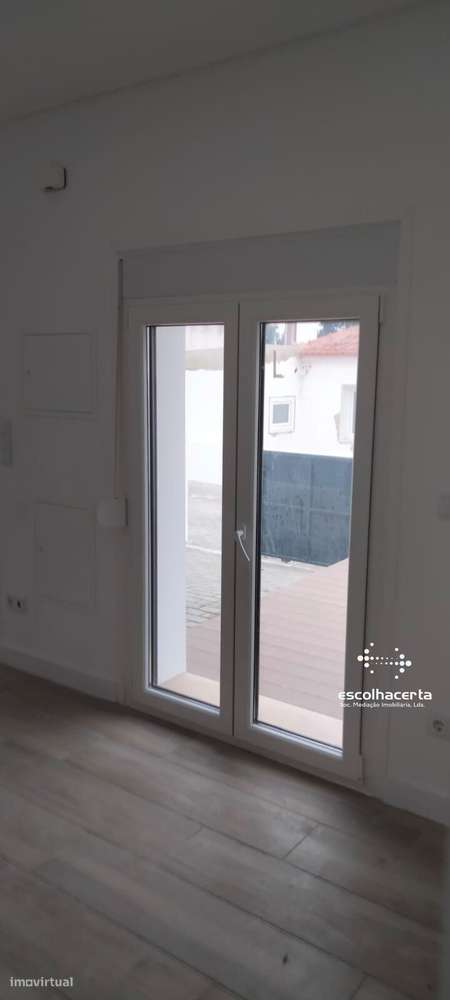 Moradia T1 terrea totalmente renovada-10