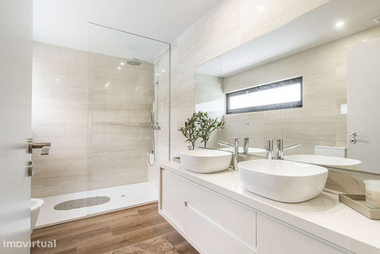 Moradia de Arquitetura Contemporânea com Piscina | Fafe-18