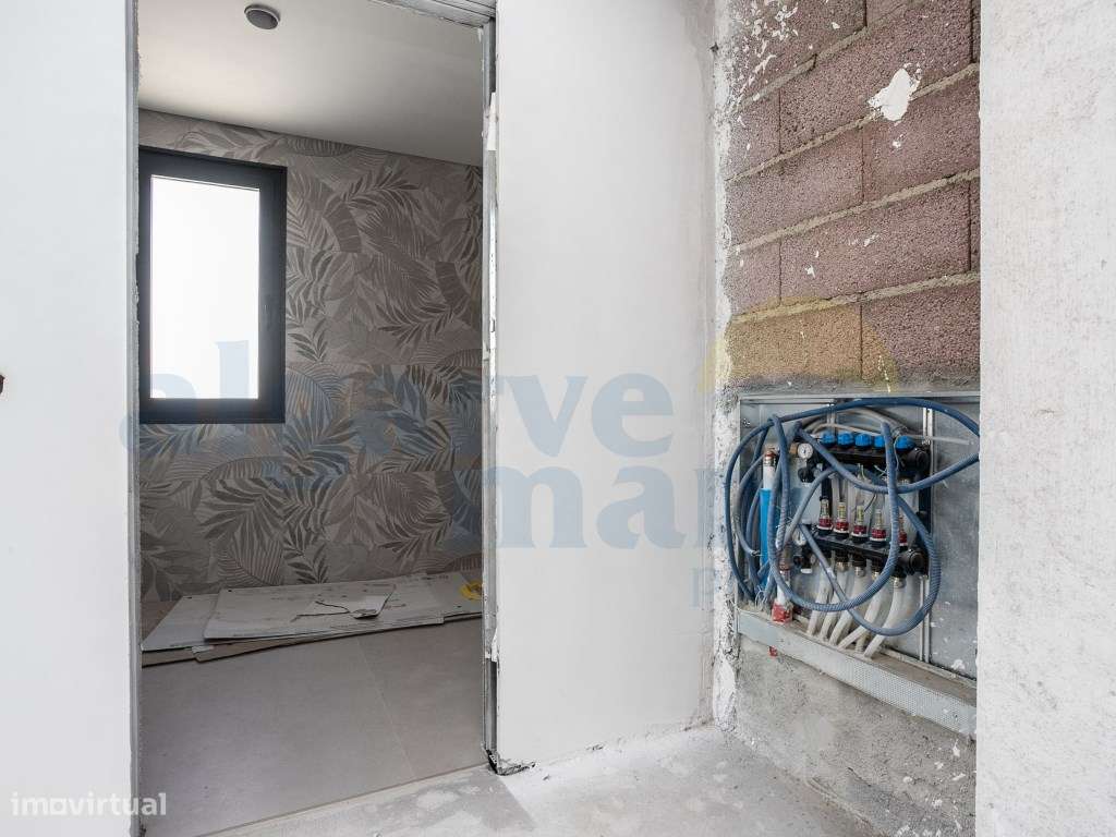 Moradia T4 de Arquitetura Contemporânea com Piscina, Rooftop e Vist...-22