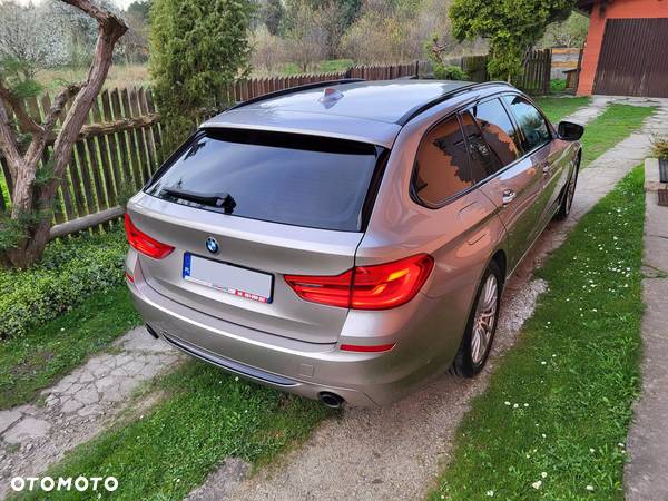 BMW Seria 5 520d Sport Line - 11