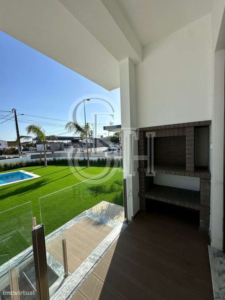 MORADIA V3+1 CENTRO DA CIDADE-12