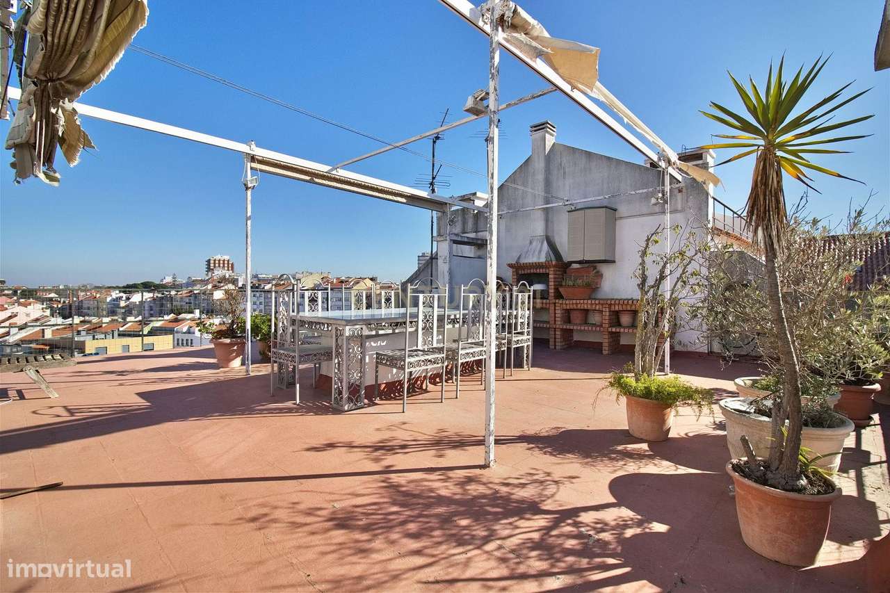 Apartamento T6 com Terraço e Vista 360º em Campolide - 314m²-33