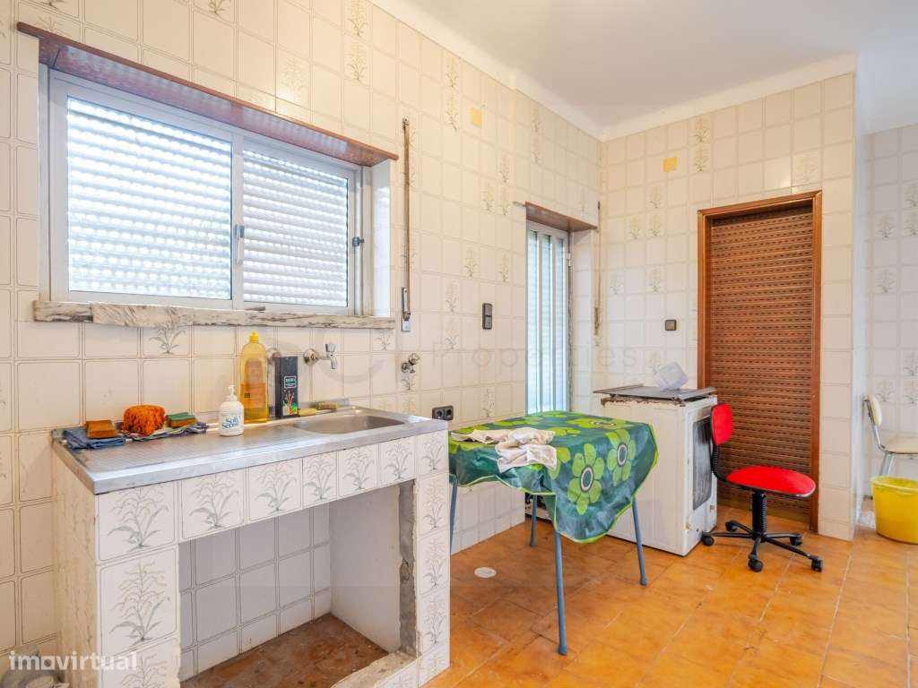 Moradia Térrea Isolada para Remodelar - Foros de Amora-17