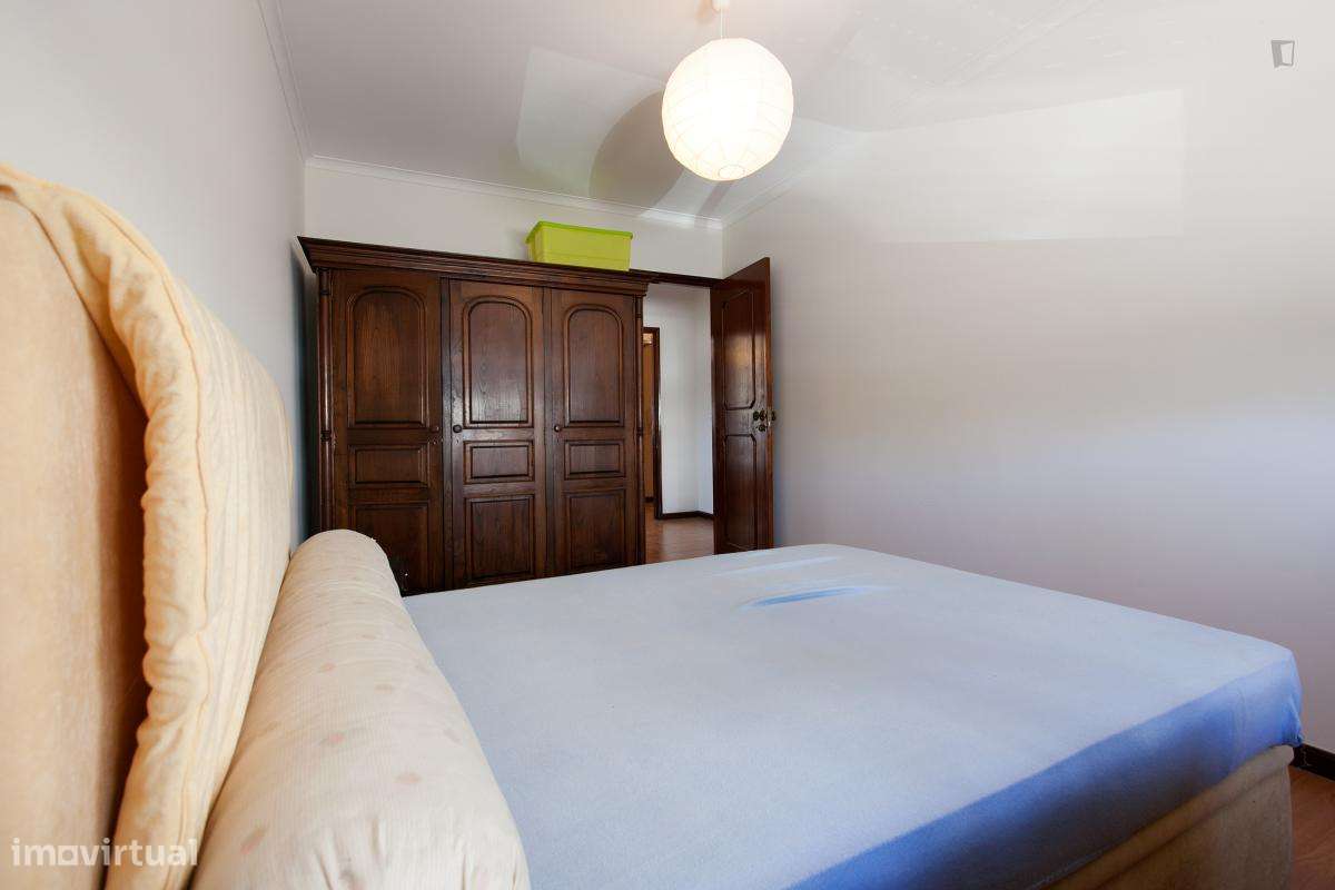 Quarto - localizado em Paranhos Porto - Grande imagem: 2/21