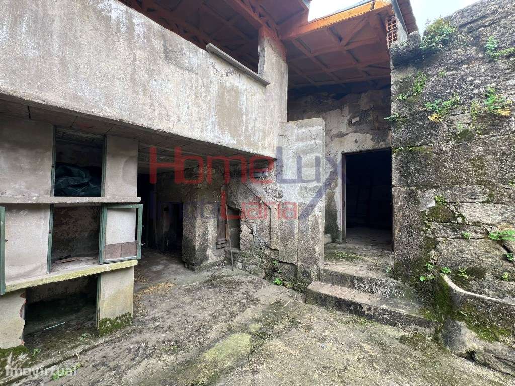 Terreno com Ruinas em Águas Santas-30