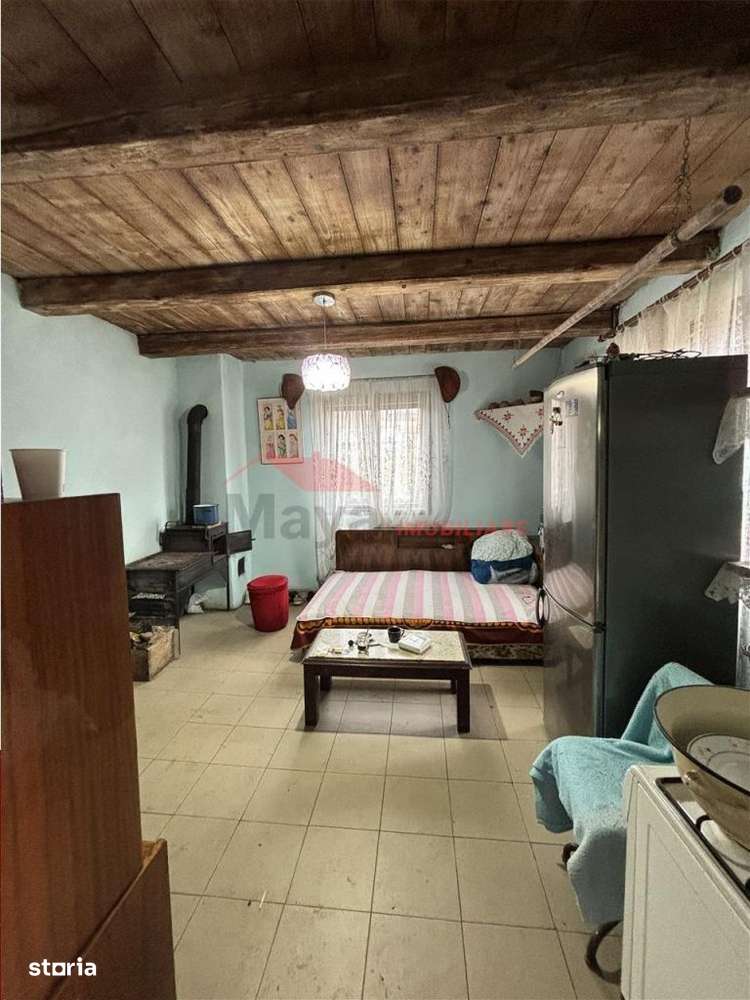 Casa batraneasca cu 33 ari teren, Ghinda-4