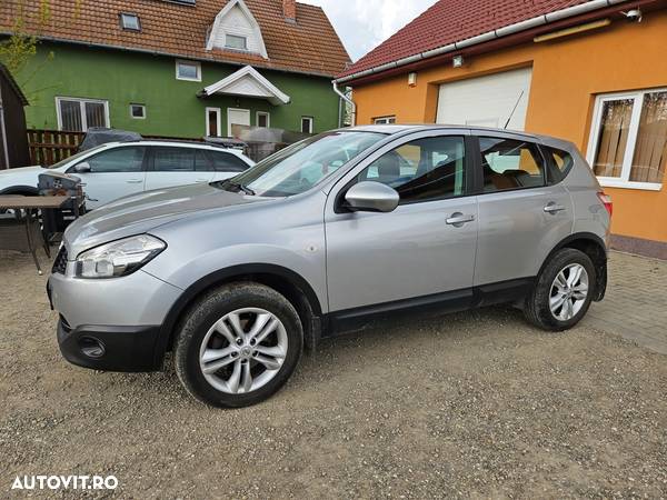 Nissan Qashqai 2.0 dCi 4 x 4 DPF acenta - 11