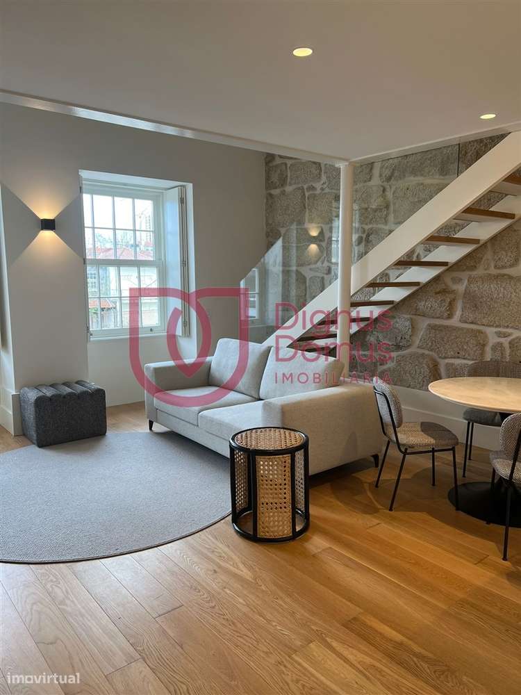 Elegante apartamento T0 Mezanine num Edifício Centenário no Largo do C - Grande imagem: 5/25