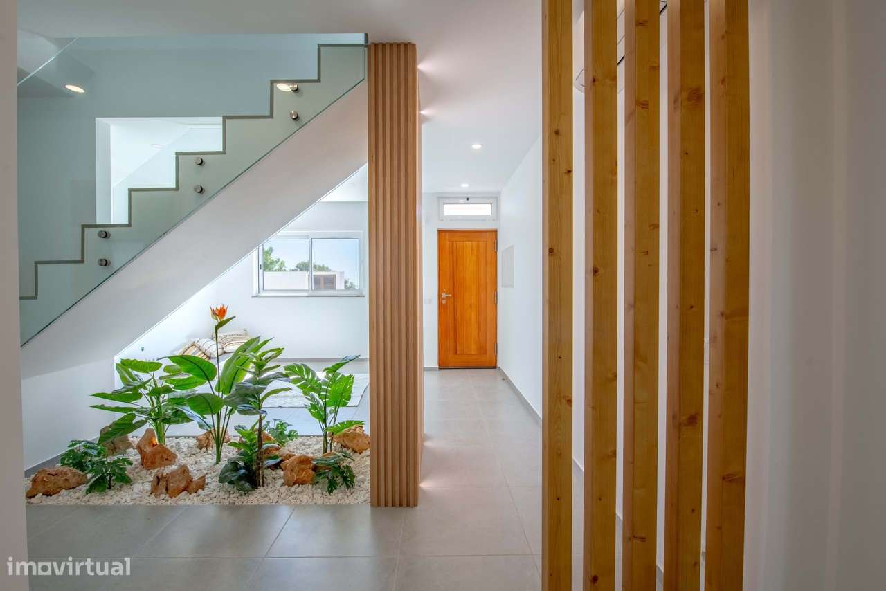 Moradia em banda com 6 quartos para venda em Lagos - Grande imagem: 2/30