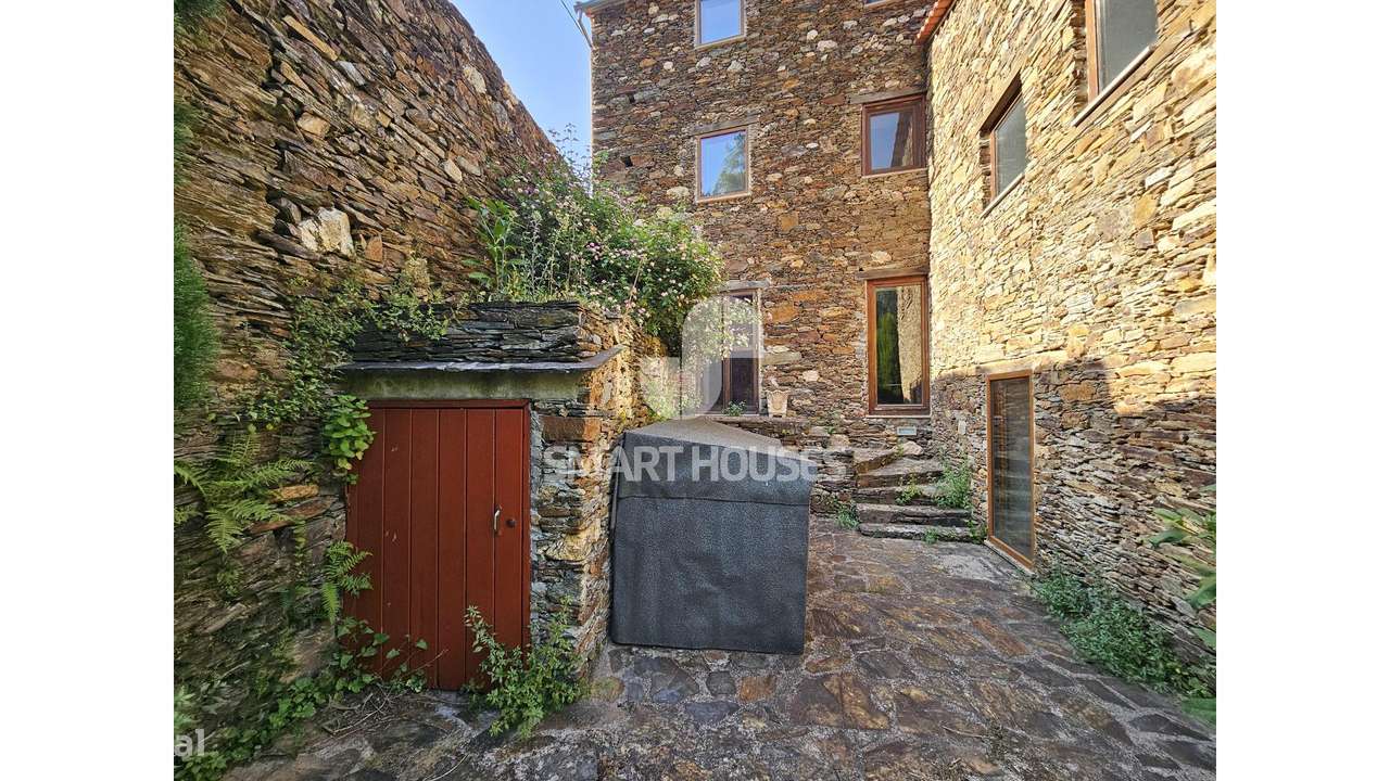 Moradia T3 Caratão c/ terreno junto rio-33