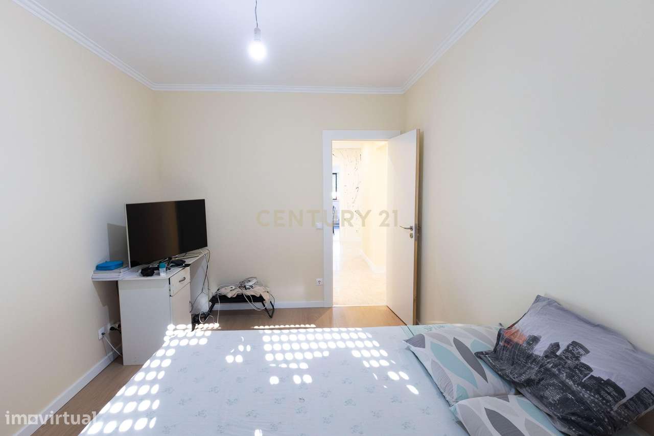 Apartamento T4 com Vista Desafogada-10