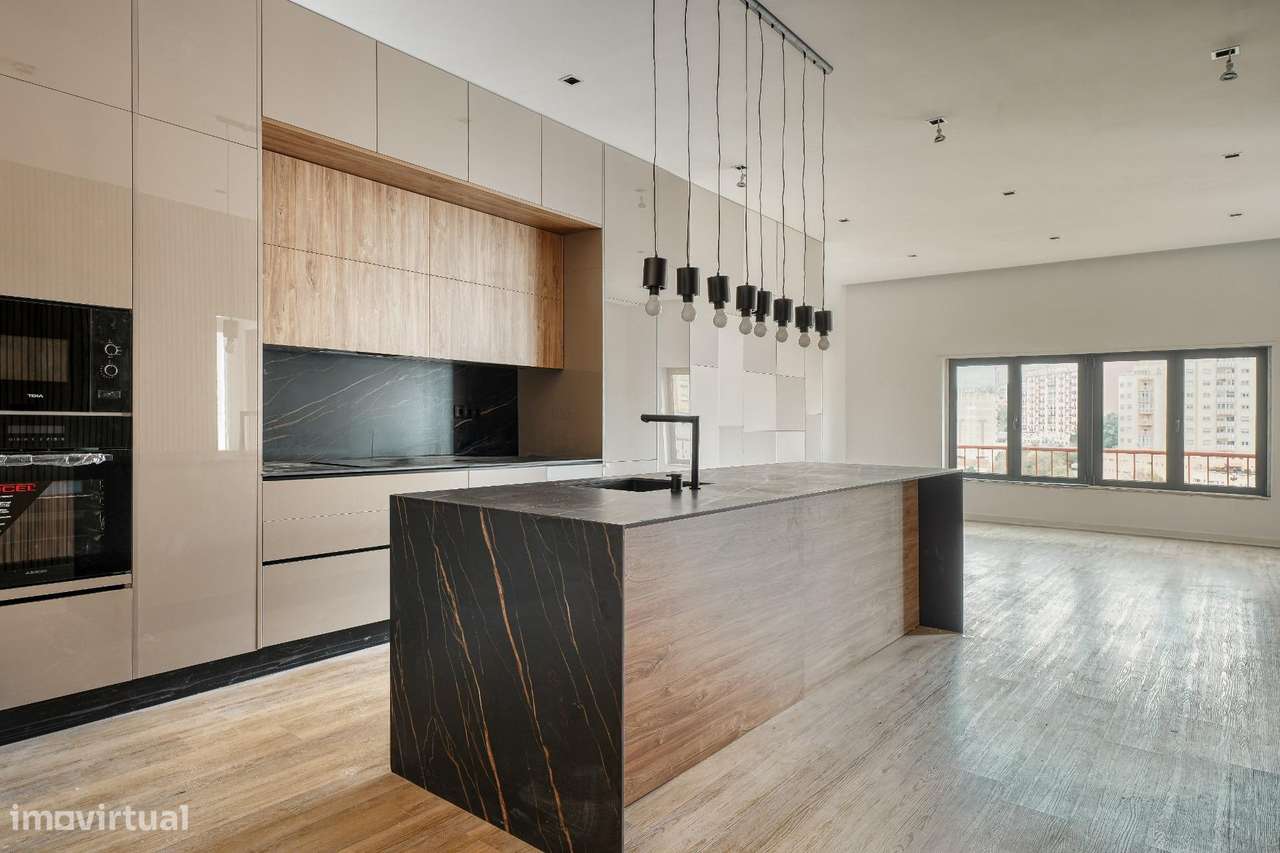 Apartamento T1+1 totalmente renovado em Monte Abraão - Grande imagem: 5/22