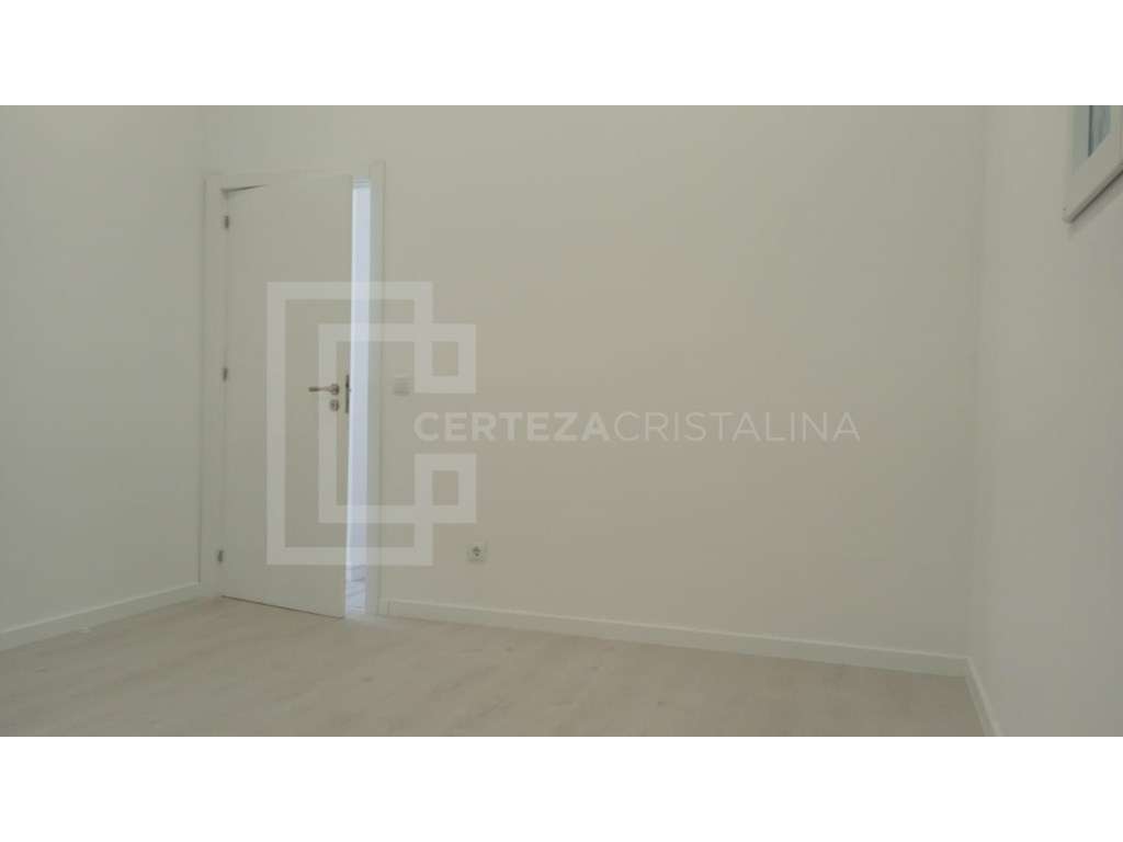 Loja com Terraço | Santo André - Barreiro-7