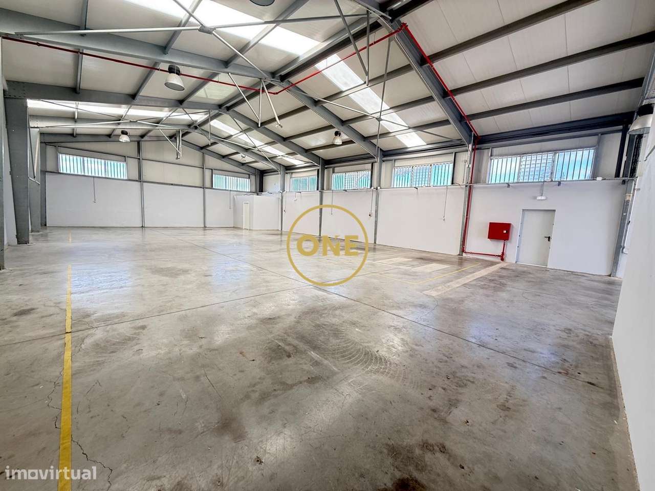 Armazém para arrendar em Rua de Brejos 3, Albufeira - Grande imagem: 2/10