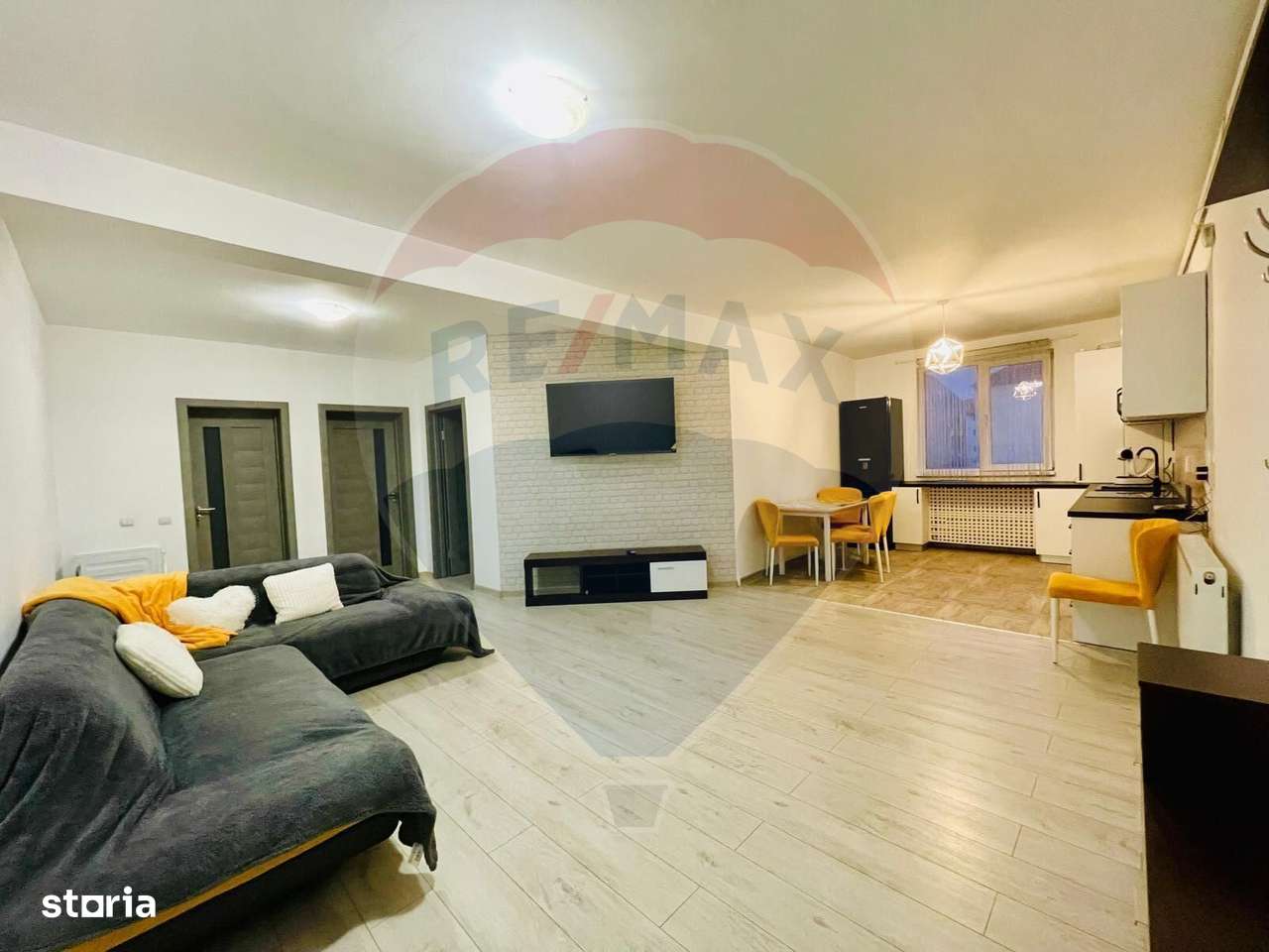Apartament de închiriat în Sibiu - 3 camere si balcon - zona Hipodrom - Imagine principală: 1/12
