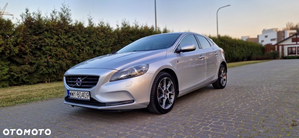 Volvo V40