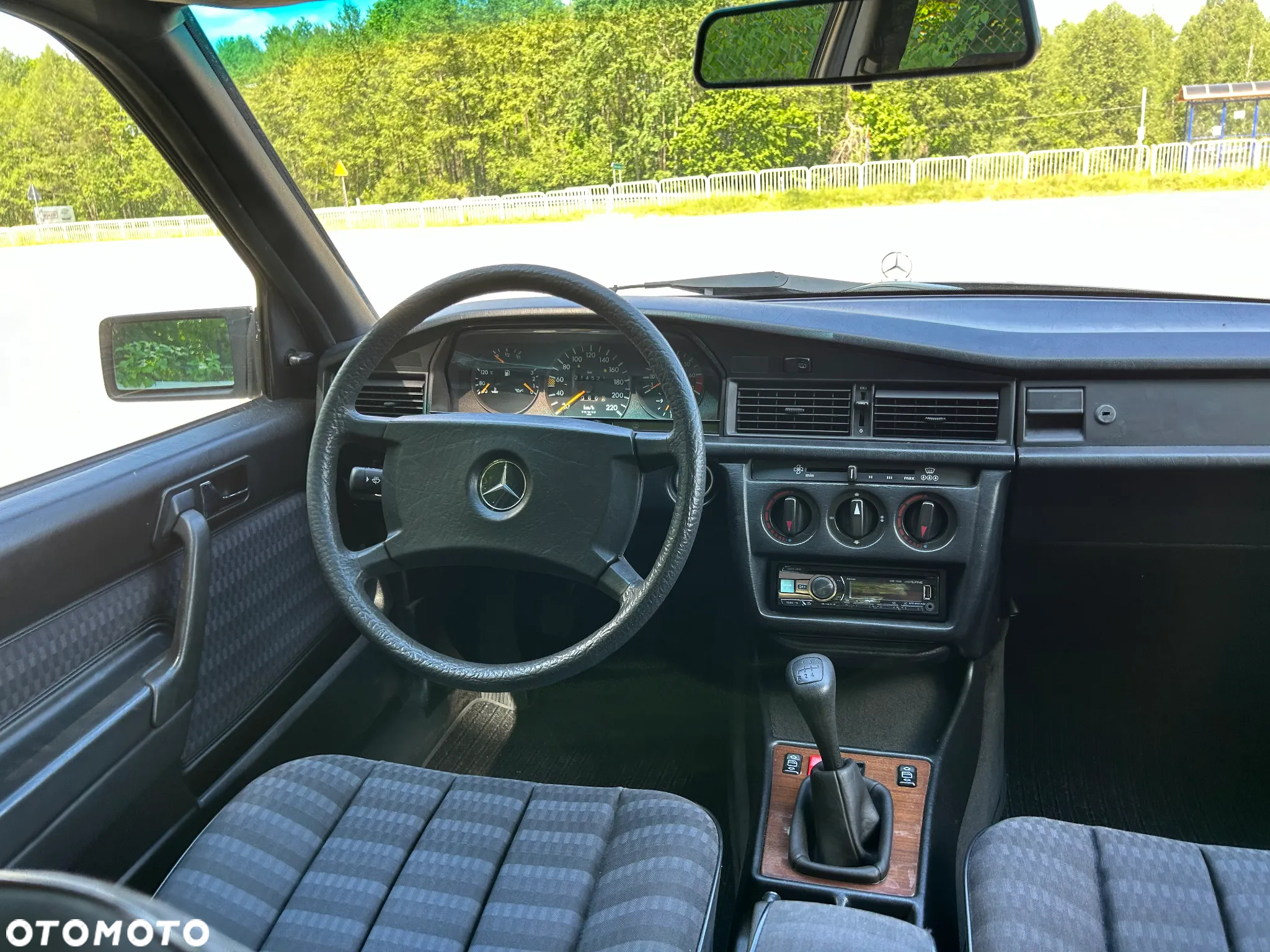 Mercedes-Benz W201 (190) - 26