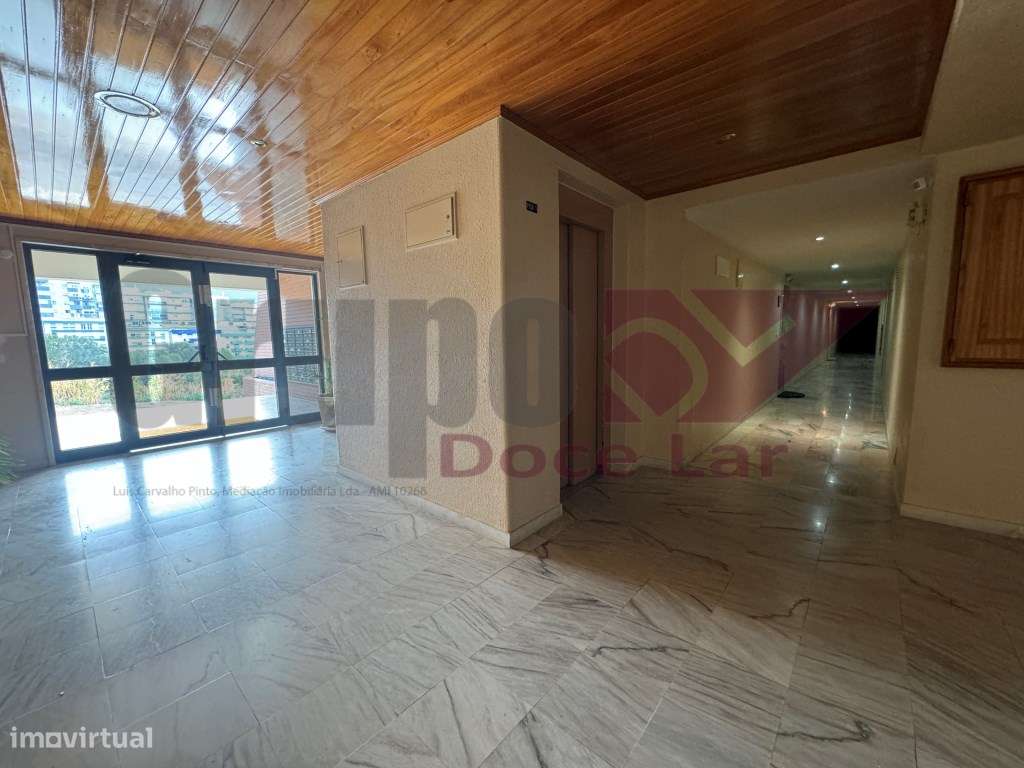 Apartamento T2 c/ piscina - Condominio Privado-38