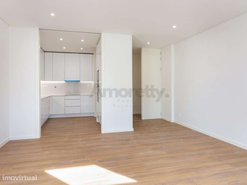 T2 de Luxo Novo com Estacionamento Privativo-4