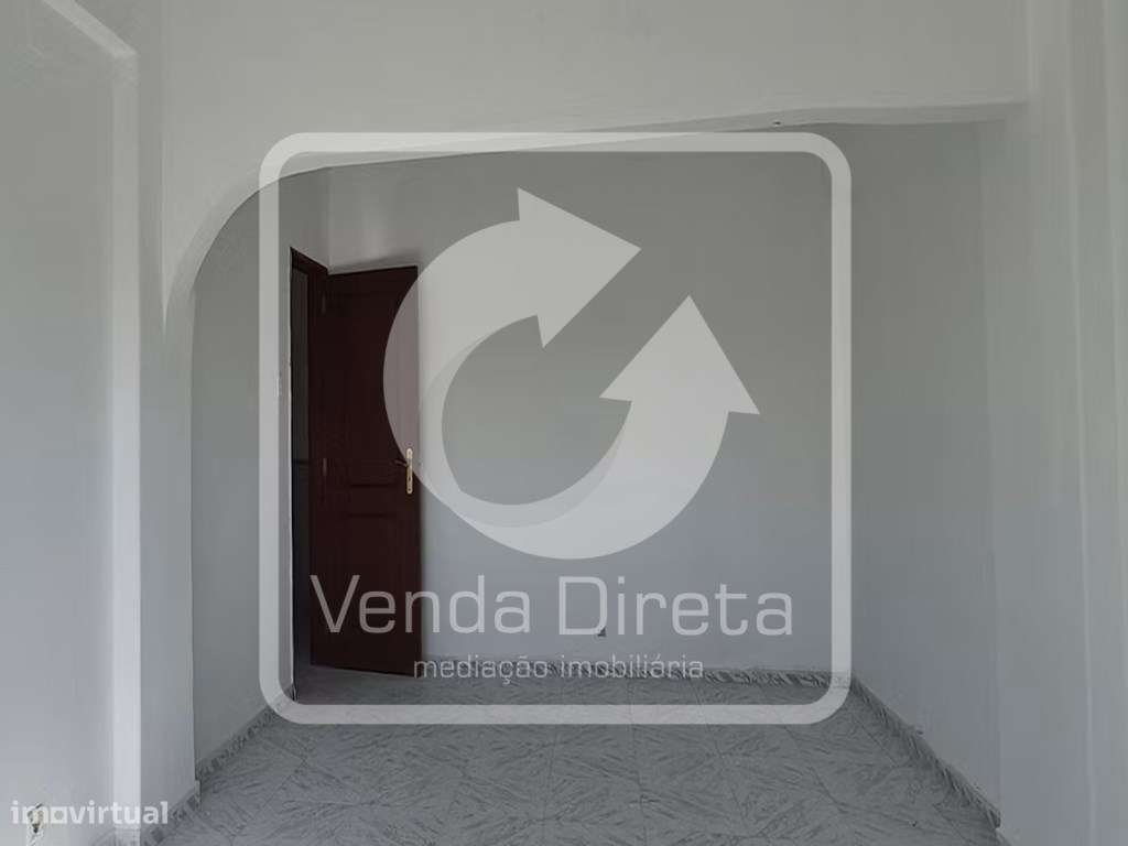 Apartamento T2 com Varandas em Agualva - Excelente Oportunidade-11