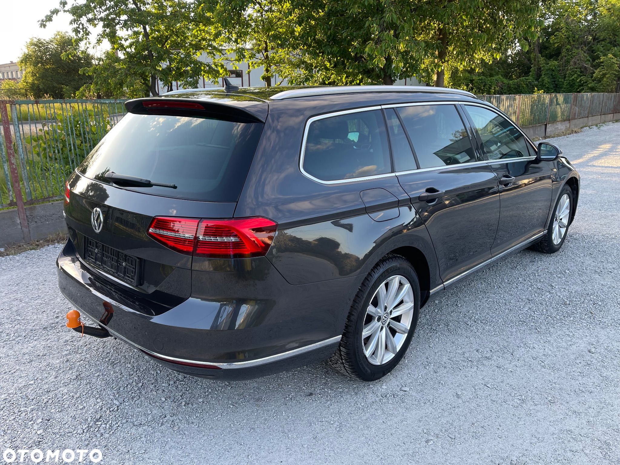 Volkswagen Passat Variant 1.6 TDI SCR DSG Trendline - 1