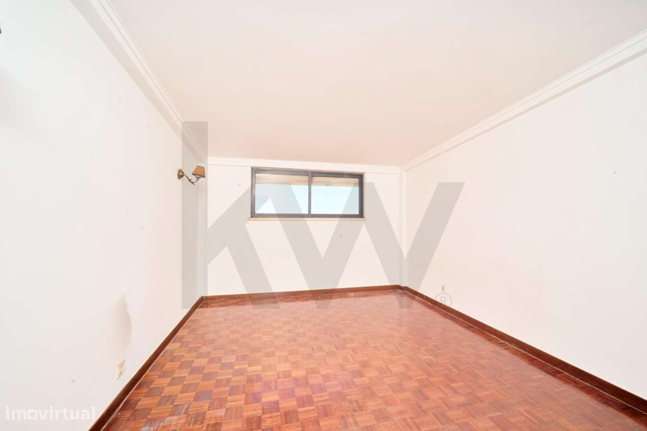 Penthouse Duplex T5 com Vista Desafogada e Excelente Potencial na Quin-33