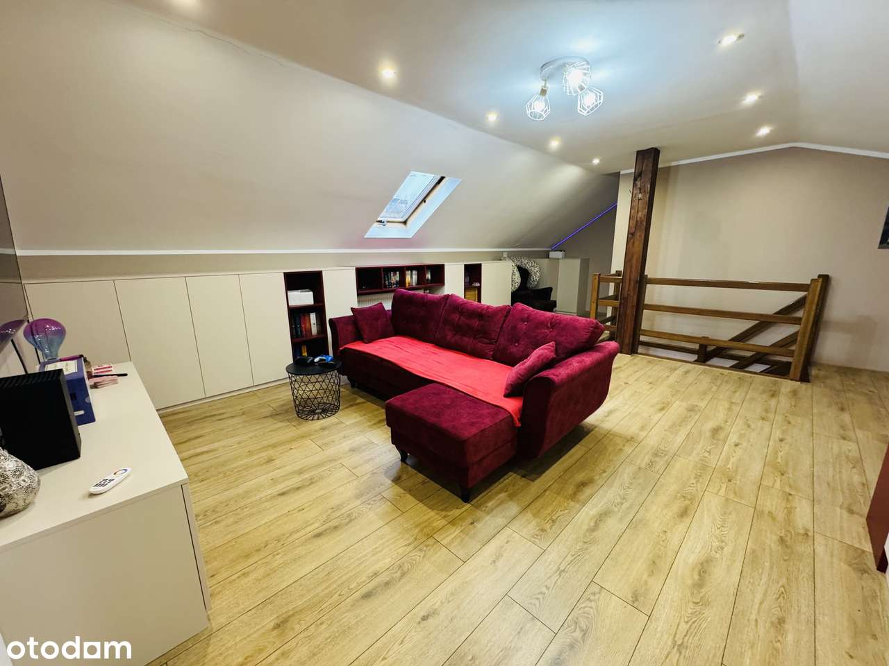 Wolnostojący obiekt z dużym terenem pod parking-10