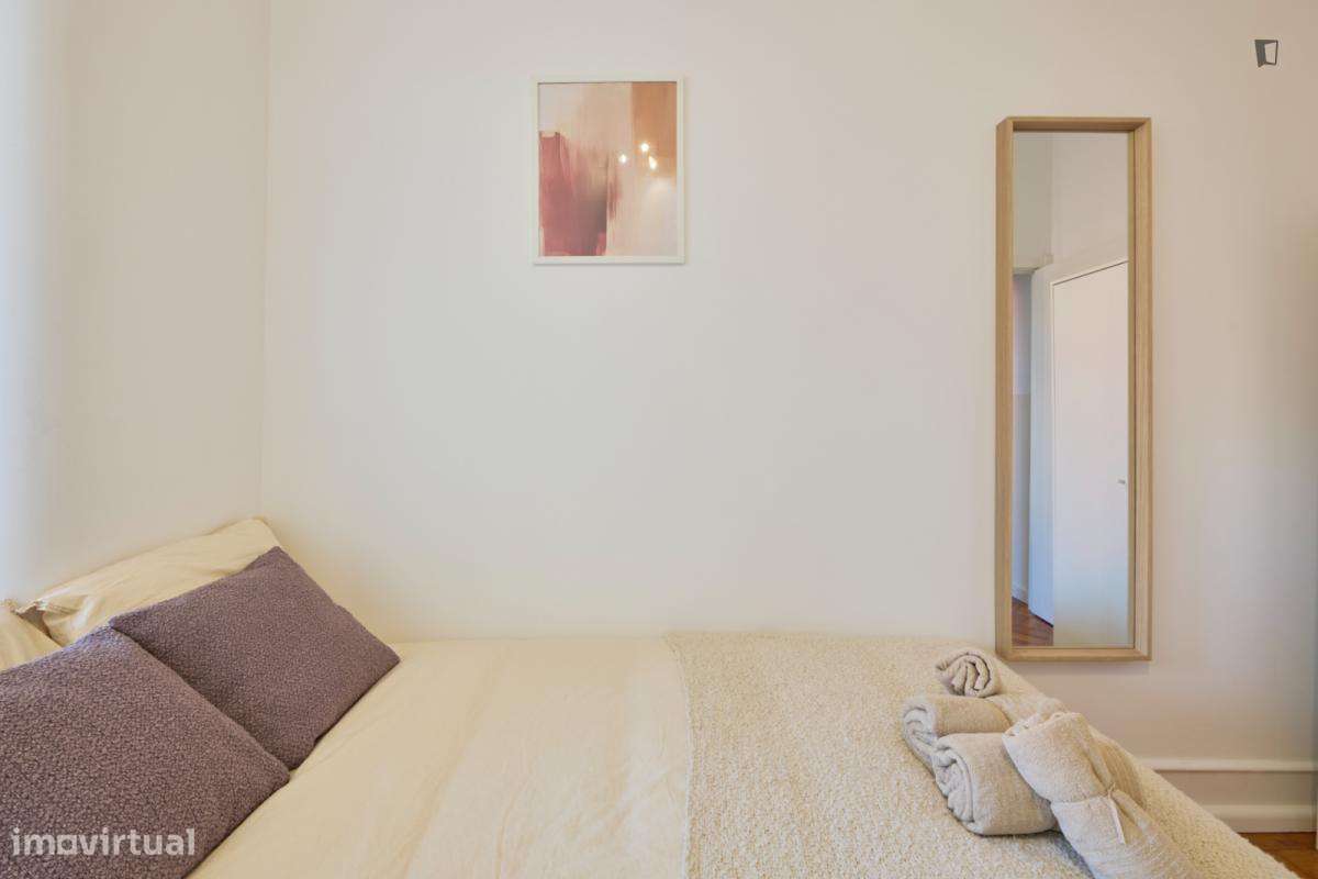 Quarto - localizado em Alameda Lisbon - Grande imagem: 3/6