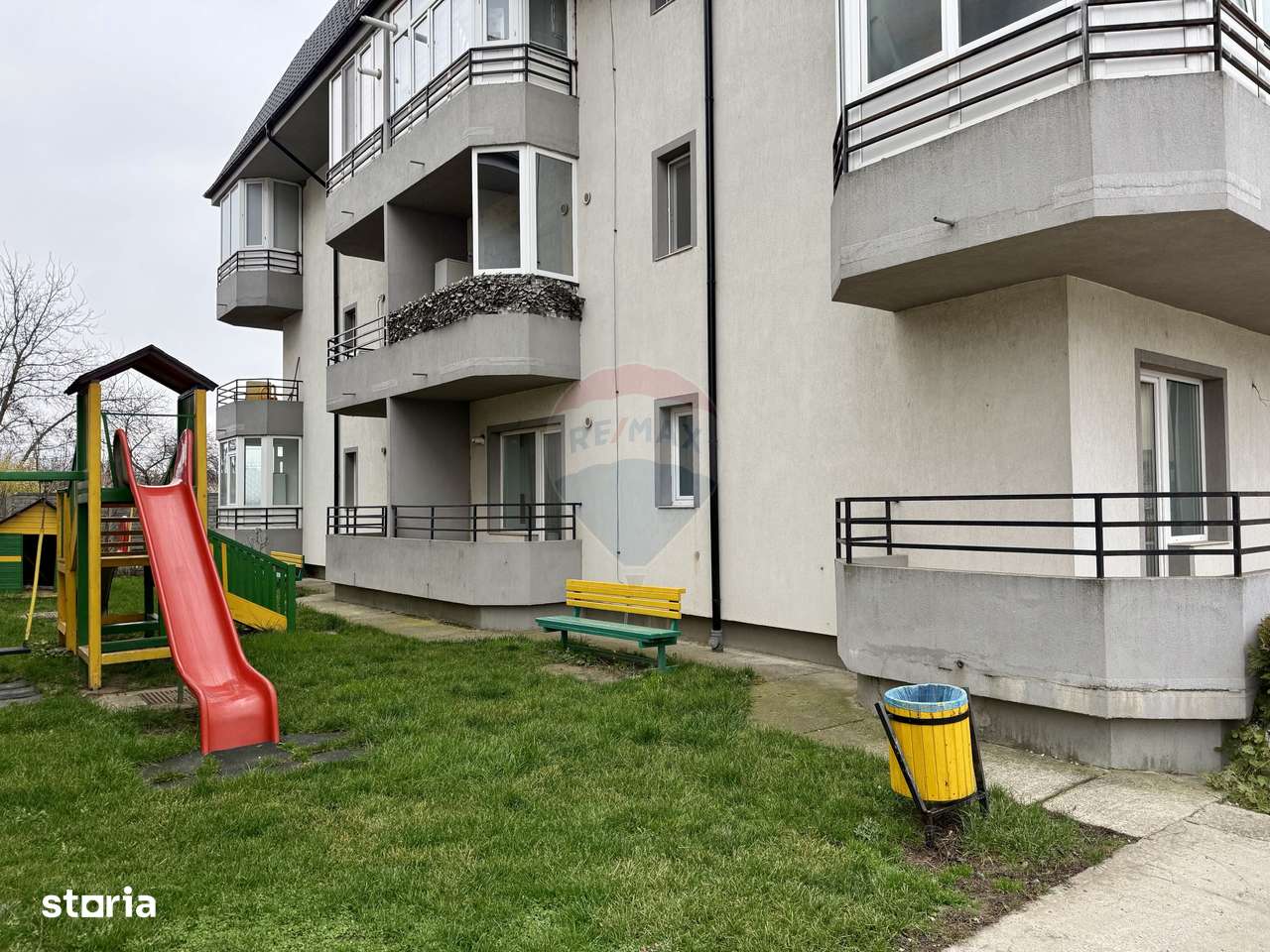 Apartament cu 3 camere de vânzare cu loc de parcare, Calea Bârladului-13