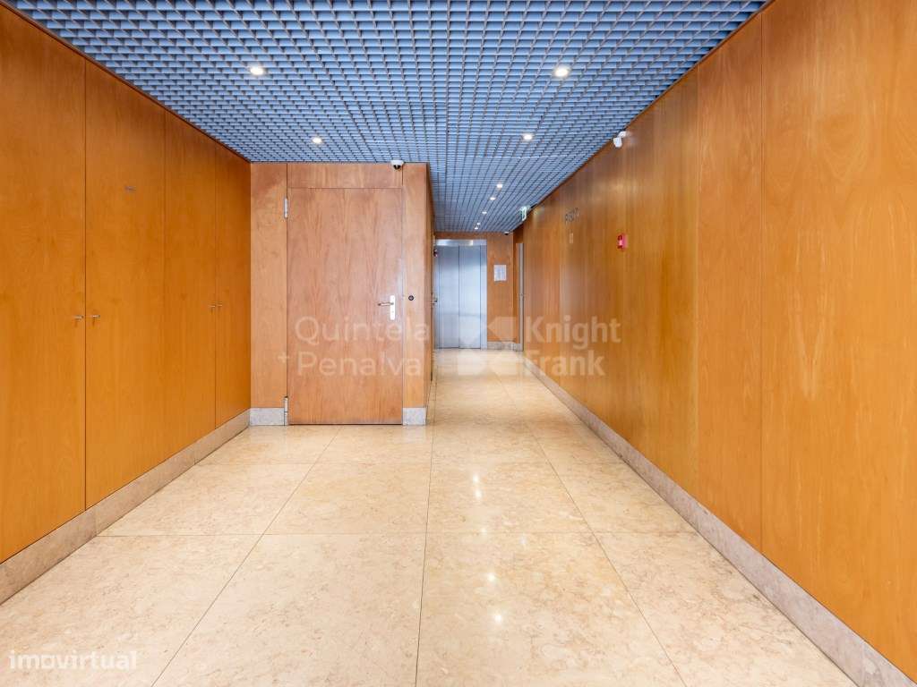 Apartamento T4 em condomínio de luxo privado na Lapa-24