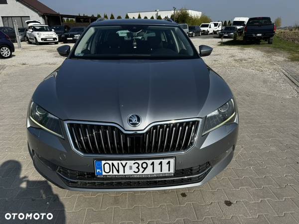 Skoda Superb Combi 2.0 TDI DSG Ambition - 6