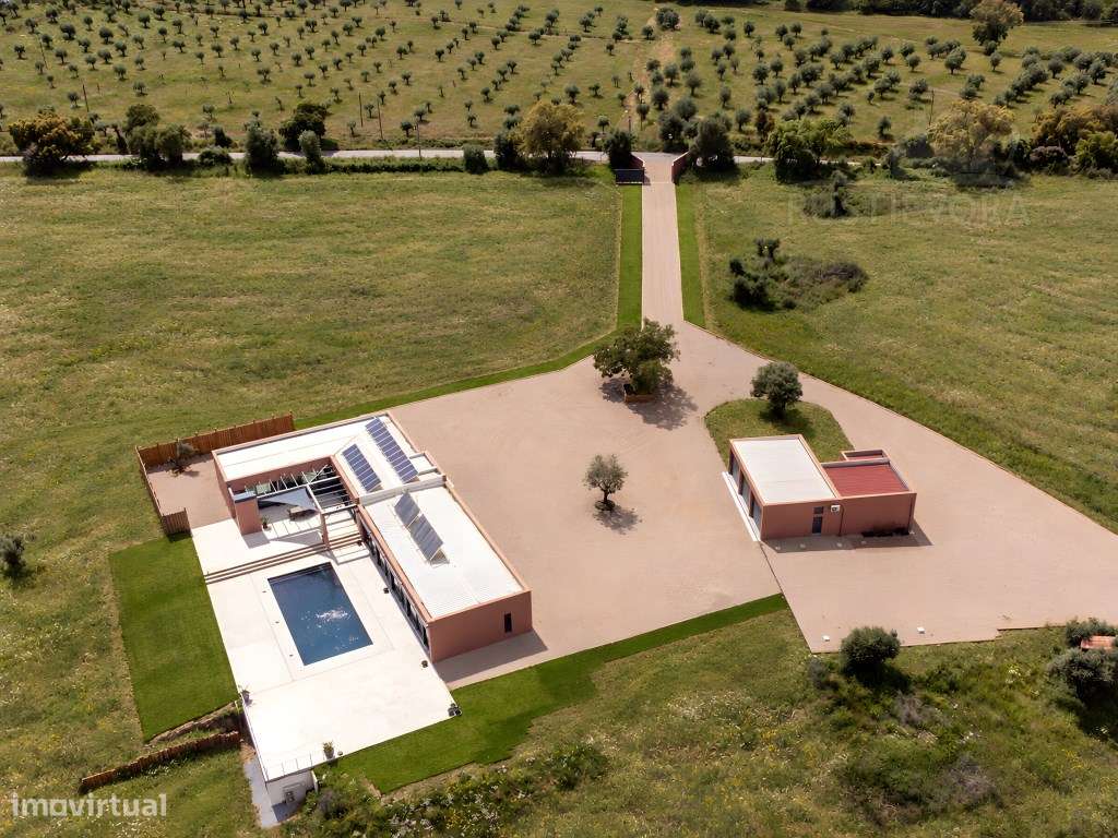 Propriedade contemporânea de 11,5 ha com duas residências independe...-32