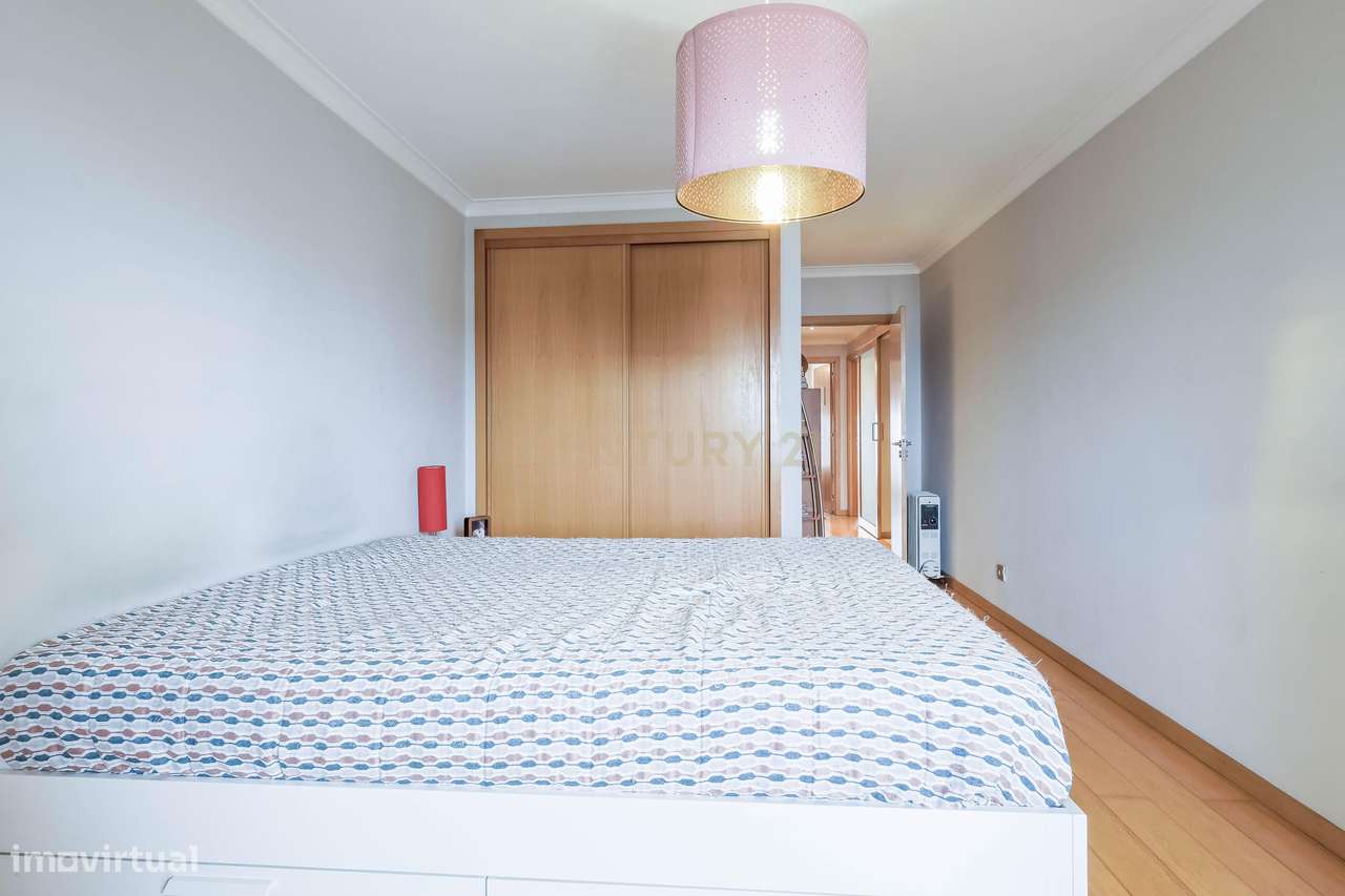 Apartamento T3 em Aguas Santas com Suite e garagem-13