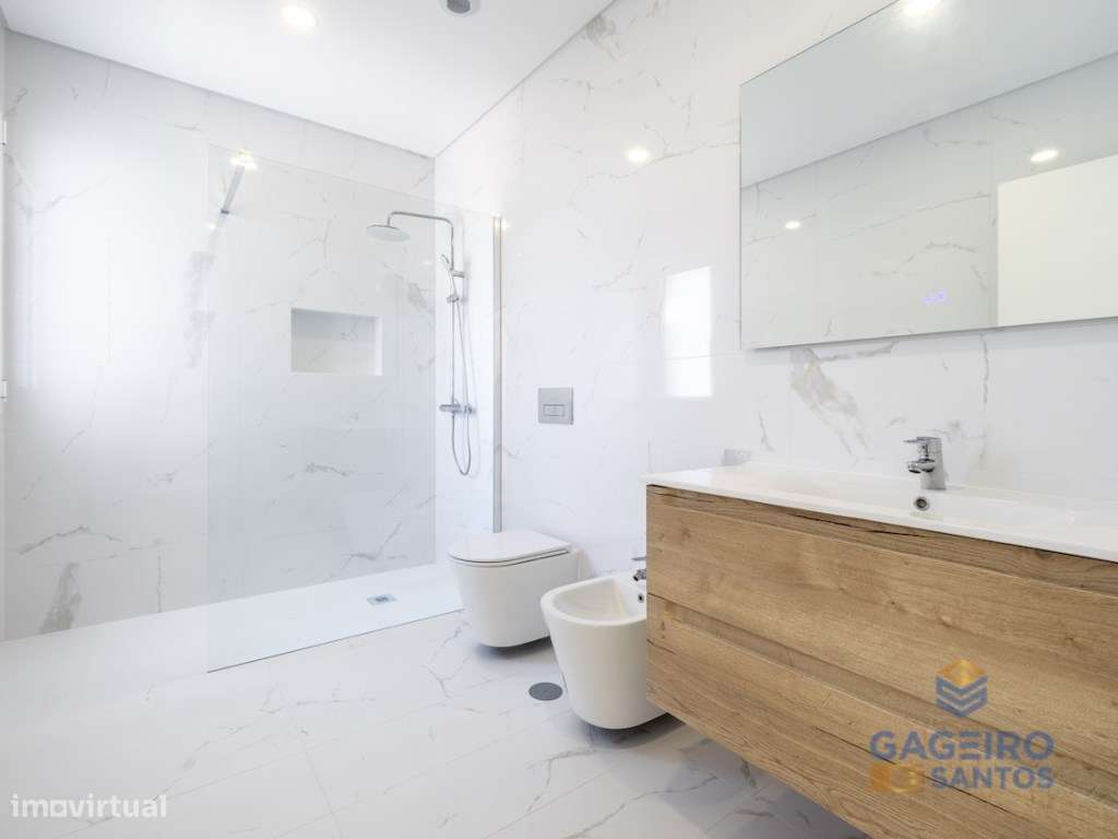 Moradia T4 com piscina, nova e pronta a habitar a 4 km da baía de S...-38