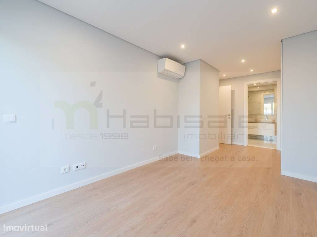 T2 Excelentes Acabamentos com Terraço e Box Perto da Praia de Carca...-10