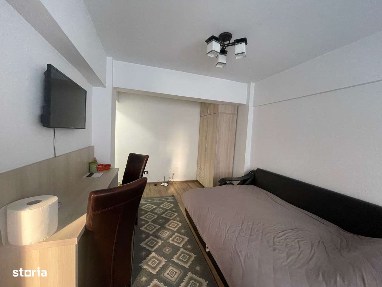 GARSONIERA CENTRALA | MOBILATA | VEDERE SPRE ORAS | RADAUTI - Imagine principală: 2/10