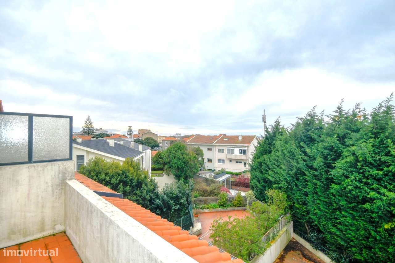 Moradia T7 na Foz | Jardim, Terraço, garagem e enorme potencial-3