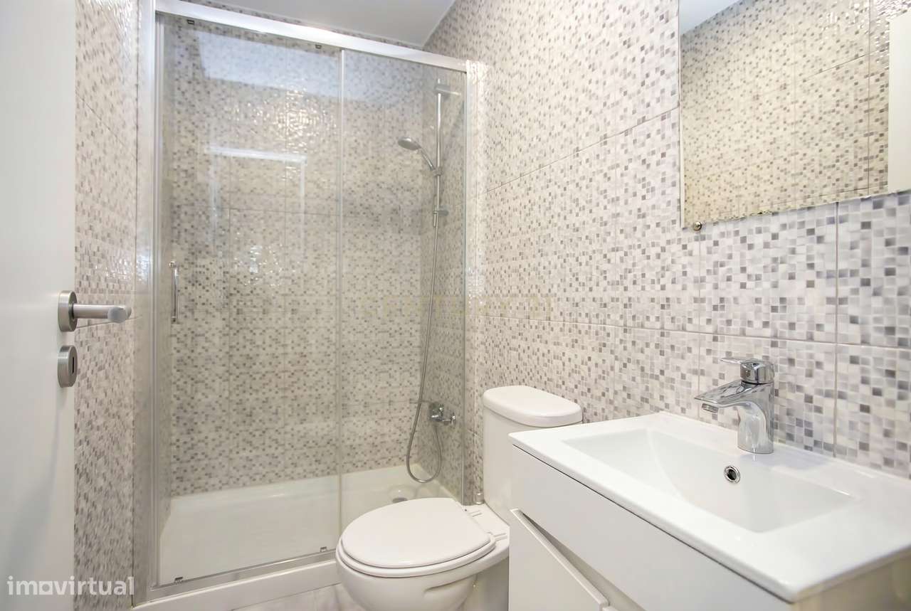 Espaço Comercial com Potencial para Habitação-8