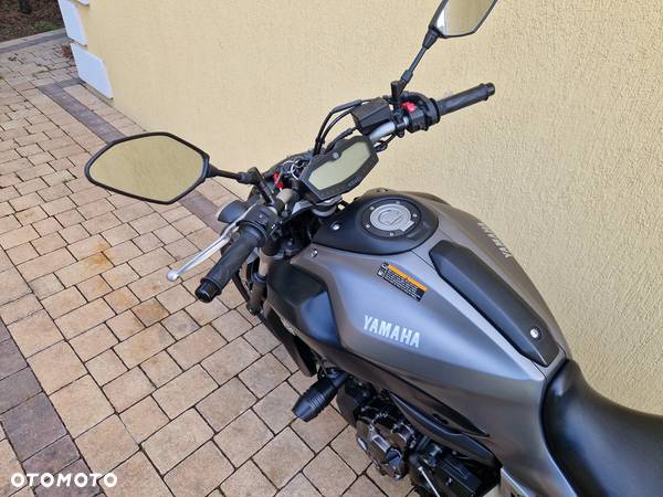 Yamaha MT - 22