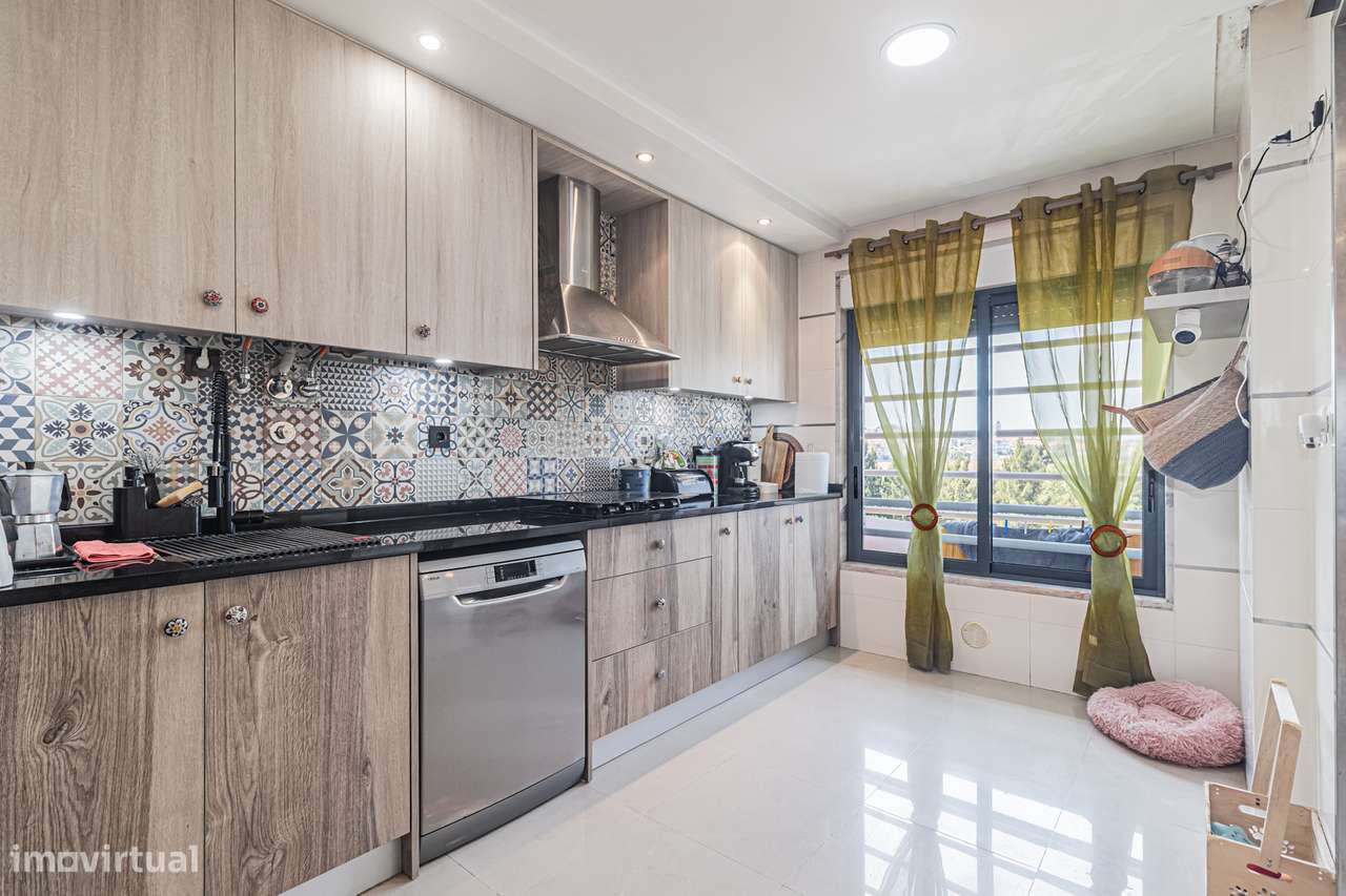 Apartamento T3 Duplex com Garagem, na Quinta da Marialva - Grande imagem: 4/49