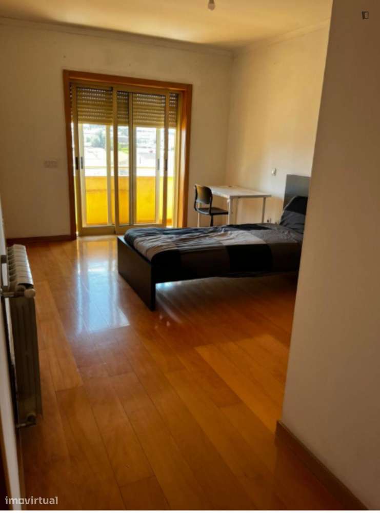 Quarto - localizado em Braga - Grande imagem: 5/9