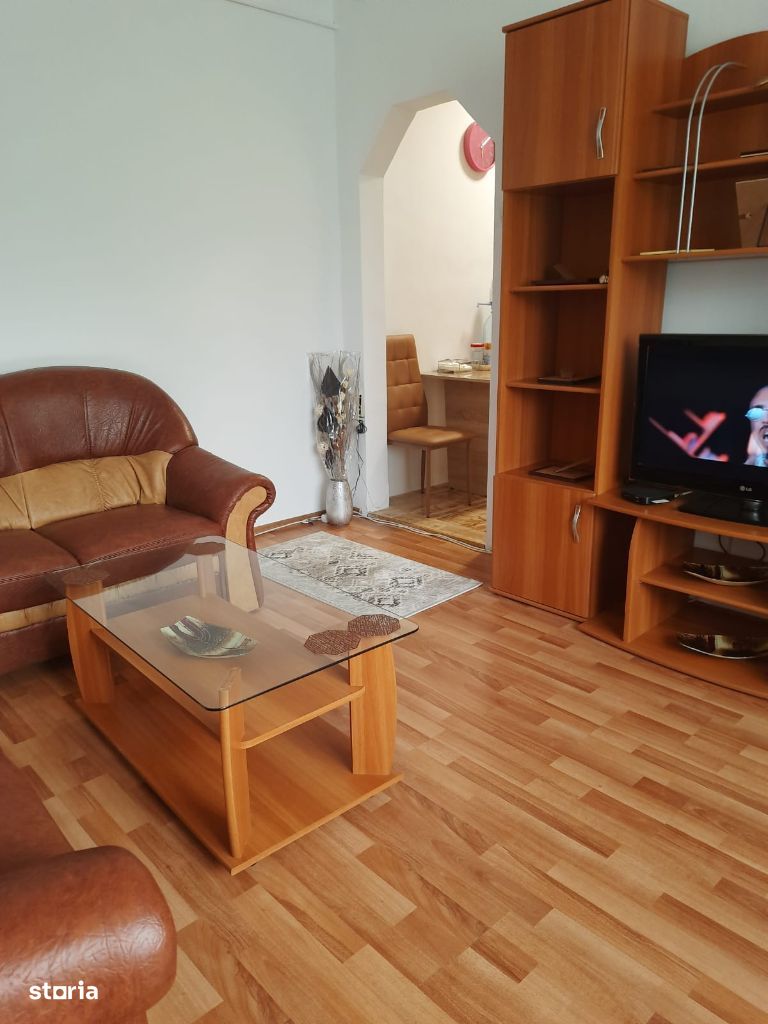 Apartament de vanzare 2 camere zona Nufarul