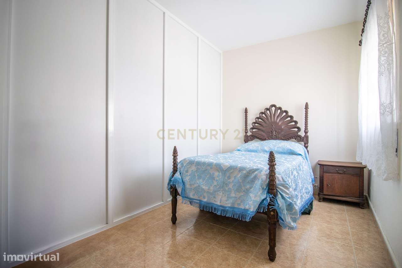 Moradia T2 com sótão, localizada no centro da Vila do Paião - Grande imagem: 4/36