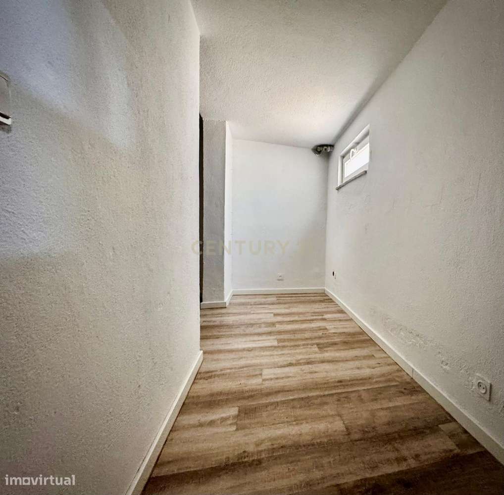 T3 com cave em São Pedro do Estoril – Versatilidade e localização priv-25