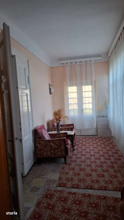 Casa mare 3 camere si teren 3600mp in Nadlac la 475m de centura spre a-8
