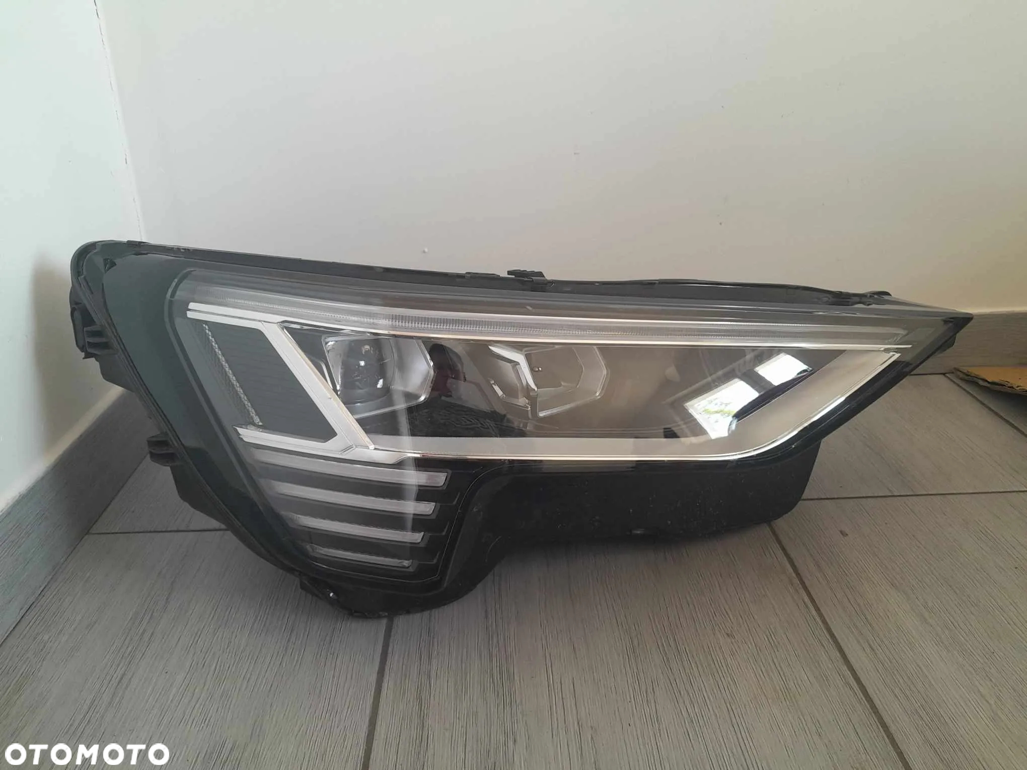 LAMPA PRAWA PRZEDNIA PRZÓD AUDI E-TRON 4KE FULL LED 4ke941040d ŁADNA - 2