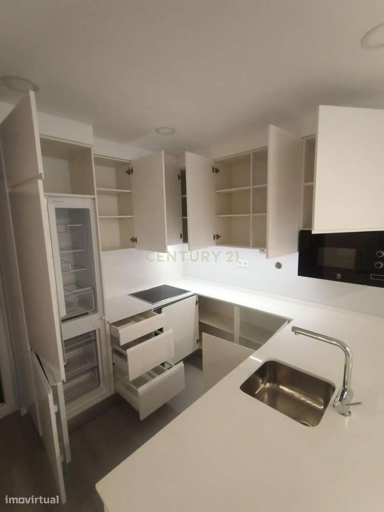 Apartamento T2 semi-novo, no Alto do Seixalinho, Barreiro-6