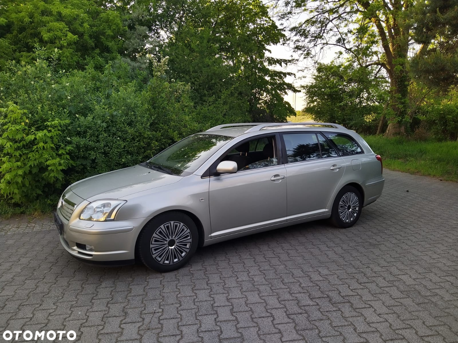 Toyota Avensis 1.8 VVT-i Combi Sol - 4